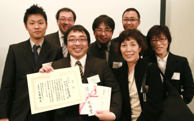 優秀賞に輝いた ひまわり在宅事業部の中央ファイターズの皆さん