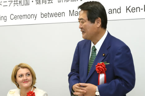 参議院議員　牧野 たかお 先生