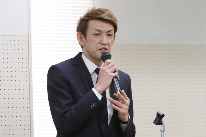 お話される折茂武彦さん