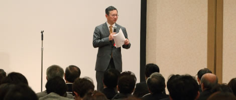 審査委員長の長谷川先生