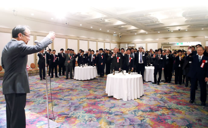 懇親会の様子