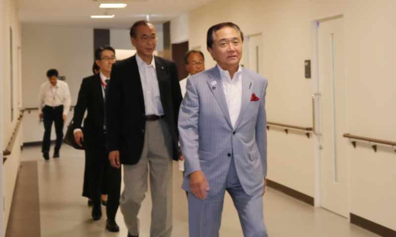 神奈川県 黒岩 祐治 知事が湘南慶育病院に来院
